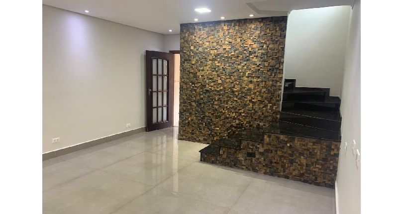 Sobrado à venda no Bairro do Parque São Domingos na Rua Luís Filgueira Souto