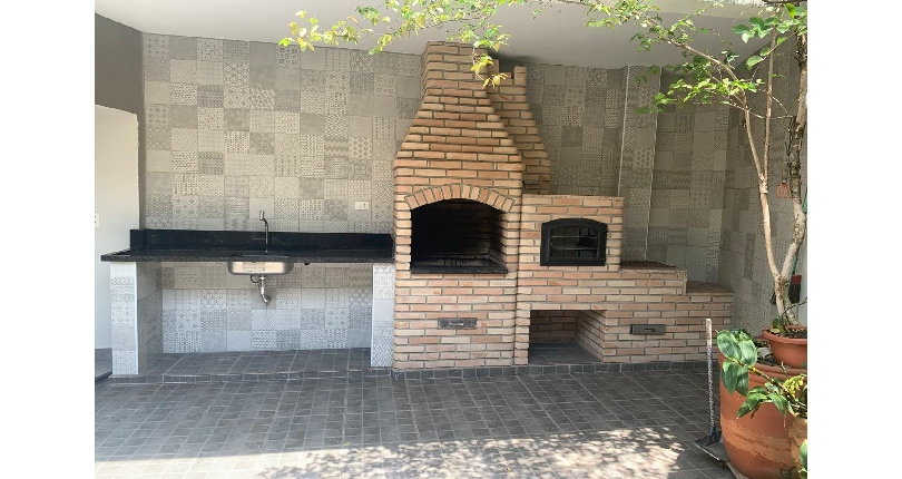 Sobrado à venda no Bairro do Parque São Domingos na Rua Luís Filgueira Souto