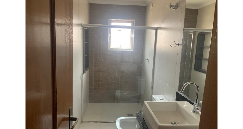 Sobrado à venda no Bairro do Parque São Domingos na Rua Luís Filgueira Souto