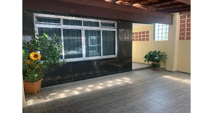 Sobrado à venda no Bairro do Parque São Domingos na Rua Luís Filgueira Souto