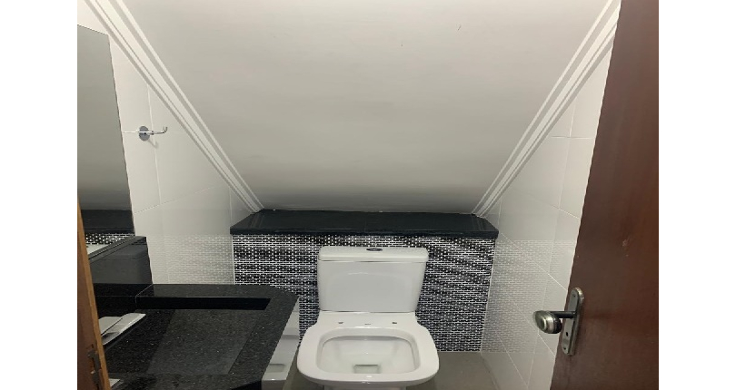 Sobrado à venda no Bairro do Parque São Domingos na Rua Luís Filgueira Souto