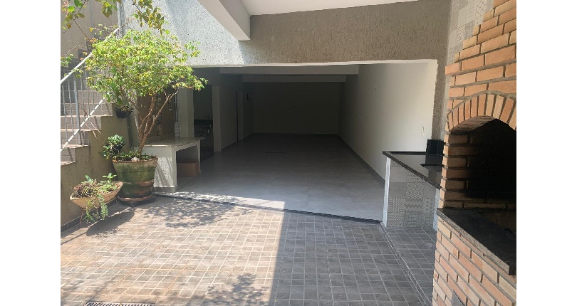 Sobrado à venda no Bairro do Parque São Domingos na Rua Luís Filgueira Souto