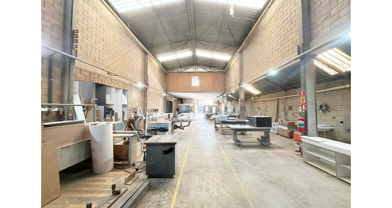 Galpão à venda em Osasco no Bairro Presidente Altino na Rua Armênia,