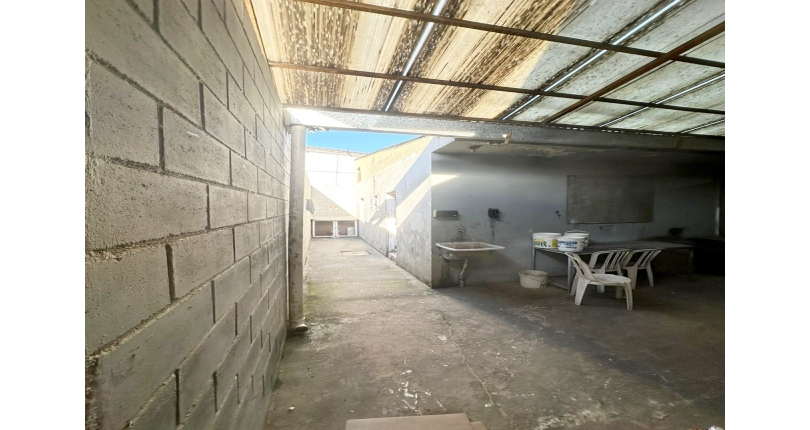 Galpão à venda em Osasco no Bairro Presidente Altino na Rua Armênia,