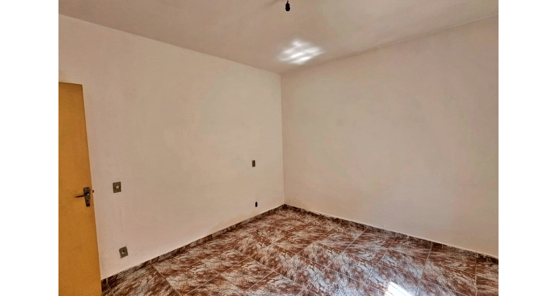 Casa à venda no Bairro da Vila Pirituba  na Avenida Paula Ferreira