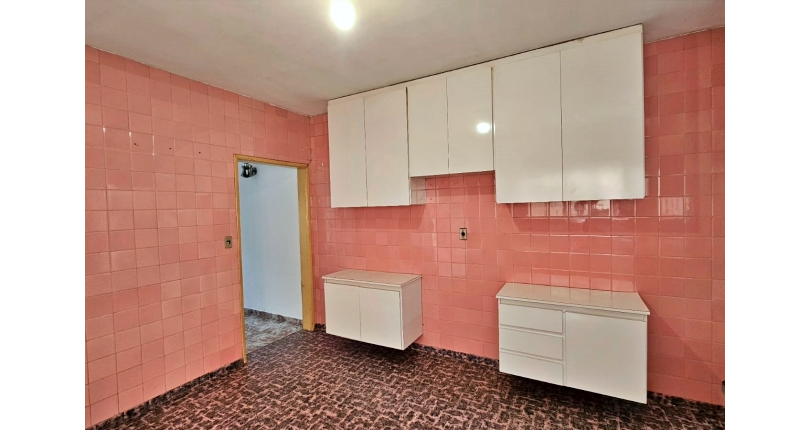 Casa à venda no Bairro da Vila Pirituba  na Avenida Paula Ferreira