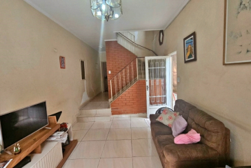 Sobrado à venda no Jardim Mangalot na Rua General Lauro Cavalcanti de Farias, 