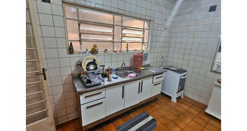 Sobrado à venda no Jardim Mangalot na Rua General Lauro Cavalcanti de Farias, 