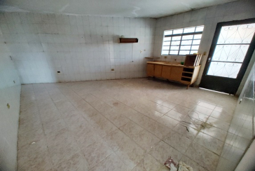 Casa à venda no Bairro da Vila Comercial na Rua Banabuiú,