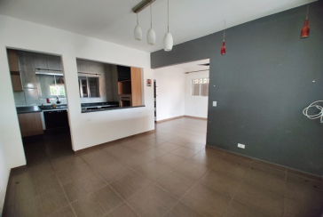 Casa à venda no Bairro da Vila Comercial na Rua Banabuiú,