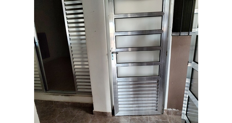 Casa à venda no Bairro da Vila Comercial na Rua Banabuiú,