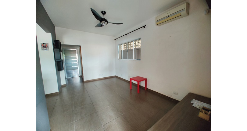 Casa à venda no Bairro da Vila Comercial na Rua Banabuiú,