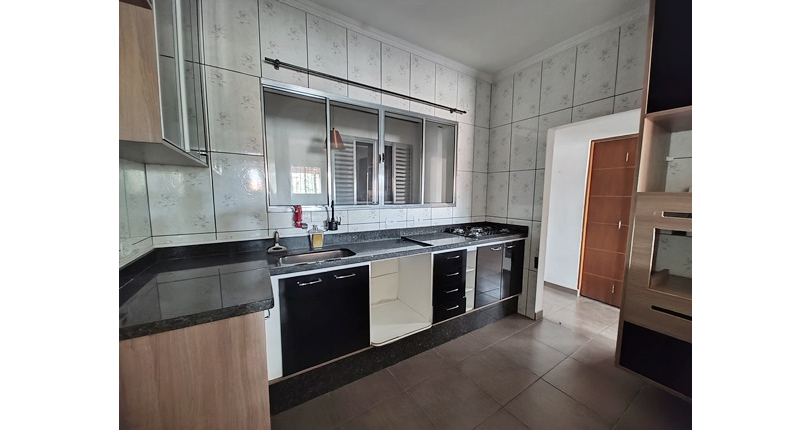 Casa à venda no Bairro da Vila Comercial na Rua Banabuiú,