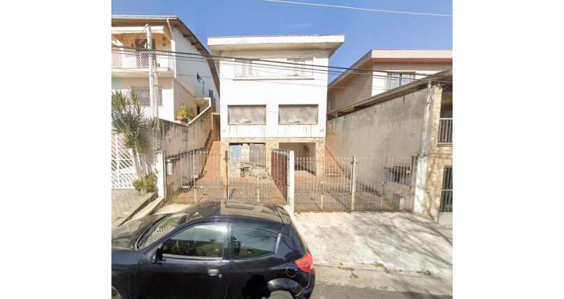 Sobrado à venda no Bairro do Parque Maria Domitila na Rua Francisco Basílio de Melo