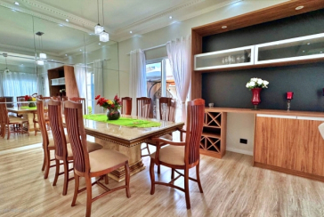 Sobrado à venda em Santana de Parnaíba no Bairro do Alphaville na Alameda dos Ciclames,