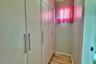 Sobrado à venda em Santana de Parnaíba no Bairro do Alphaville na Alameda dos Ciclames,