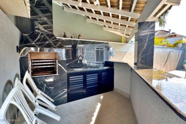 Sobrado à venda em Santana de Parnaíba no Bairro do Alphaville na Alameda dos Ciclames,