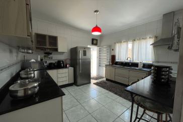 Casa à venda no Bairro do Jaraguá na Rua Capitão Bernardes Rangel,