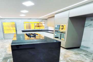 Belo Sobrado à venda no Bairro do Conjunto Residencial Vista Verde na Rua Desembargador Lauro de Souza Alves