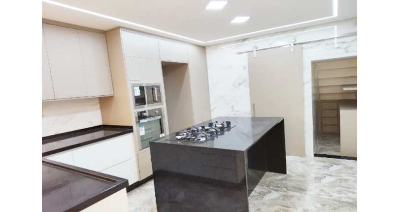 Belo Sobrado à venda no Bairro do Conjunto Residencial Vista Verde na Rua Desembargador Lauro de Souza Alves