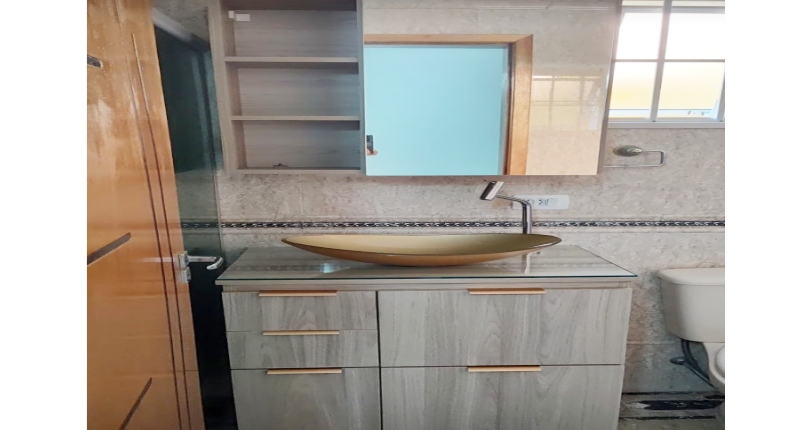 Belo Sobrado à venda no Bairro do Conjunto Residencial Vista Verde na Rua Desembargador Lauro de Souza Alves