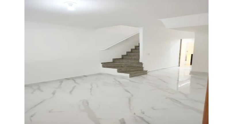 Belo Sobrado à venda no Bairro do Conjunto Residencial Vista Verde na Rua Desembargador Lauro de Souza Alves