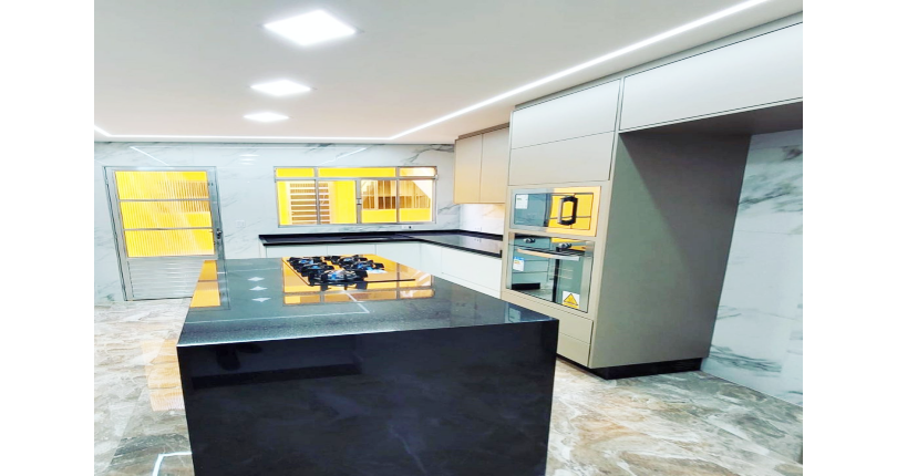 Belo Sobrado à venda no Bairro do Conjunto Residencial Vista Verde na Rua Desembargador Lauro de Souza Alves