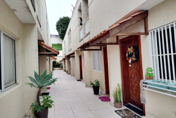  Sobrado à venda na Vila Boaçava na Rua Jurubim 335, no Condomínio Residencial Colibri, 