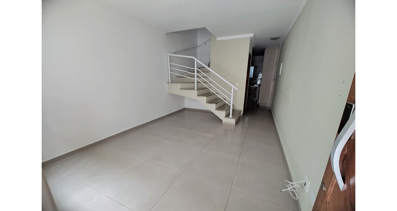  Sobrado à venda na Vila Boaçava na Rua Jurubim 335, no Condomínio Residencial Colibri, 