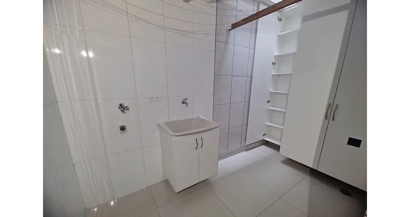  Sobrado à venda na Vila Boaçava na Rua Jurubim 335, no Condomínio Residencial Colibri, 