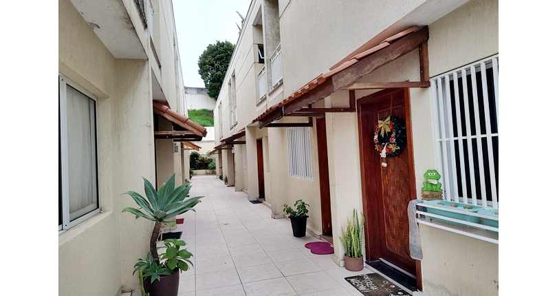  Sobrado à venda na Vila Boaçava na Rua Jurubim 335, no Condomínio Residencial Colibri, 