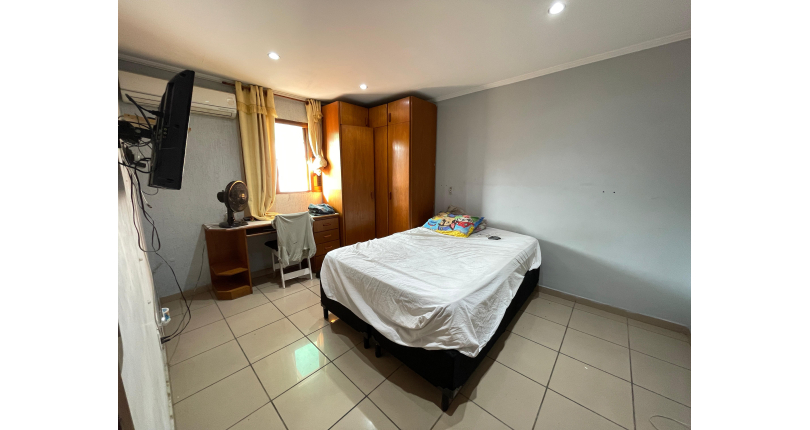 Casa térrea à venda no Bairro da Vila Clarice na Rua Major Alfredo Romão