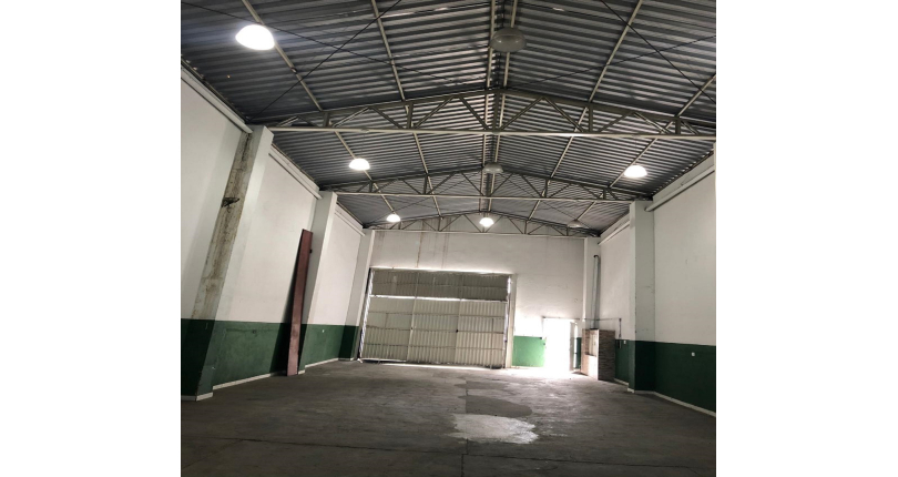 Galpão à venda Rua Amador Bueno, Piratininga - Imóveis à Venda