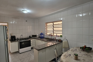 Sobrado à venda no Bairro do Conjunto Residencial Vista Verde na Rua Doutor Fernando de Oliveira Simões