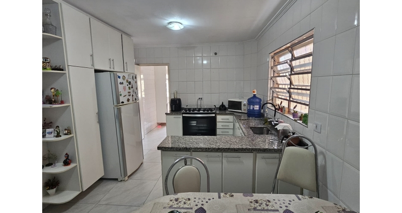 Sobrado à venda no Bairro do Conjunto Residencial Vista Verde na Rua Doutor Fernando de Oliveira Simões