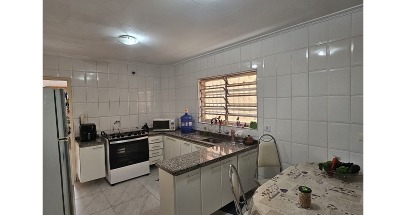 Sobrado à venda no Bairro do Conjunto Residencial Vista Verde na Rua Doutor Fernando de Oliveira Simões