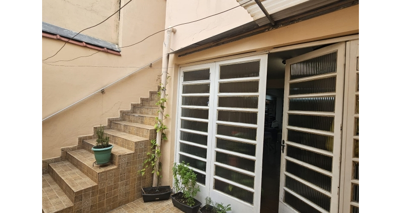 Sobrado à venda no Bairro do Conjunto Residencial Vista Verde na Rua Doutor Fernando de Oliveira Simões