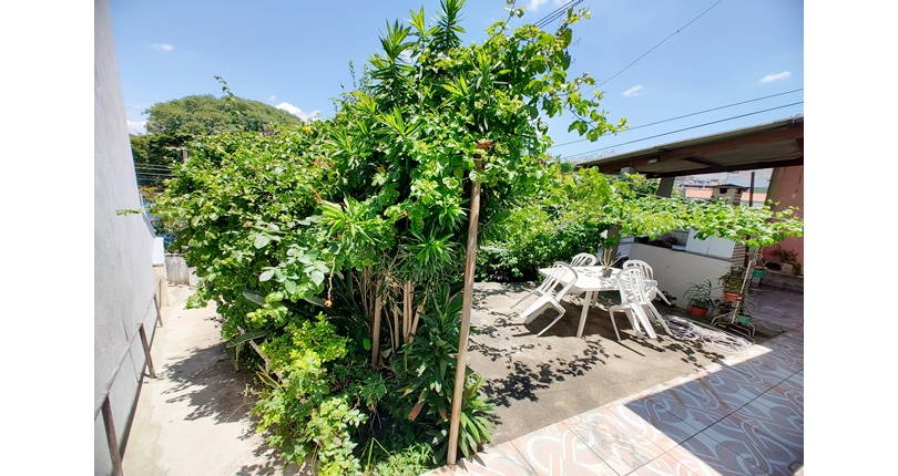 Terreno à venda no Bairro do Jardim Regina na Rua Pirapozinho, 