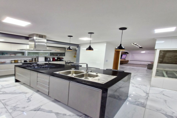 Ótimo Sobrado à venda no Bairro do Conjunto Residencial Vista Verde na Rua Desembargador Plínio Novaes de Andrade