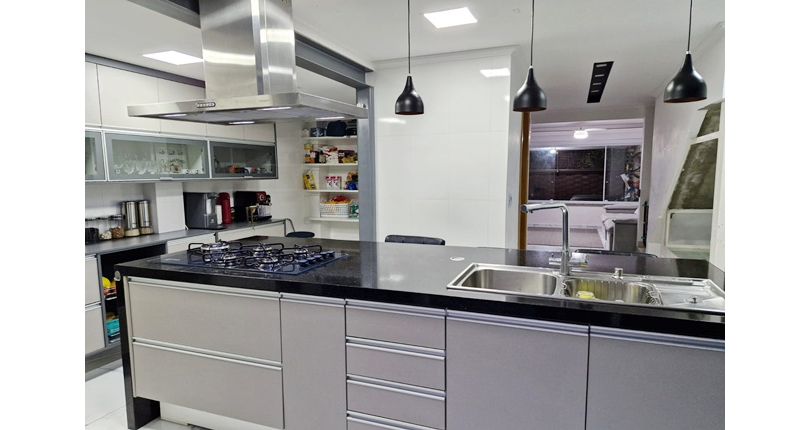 Ótimo Sobrado à venda no Bairro do Conjunto Residencial Vista Verde na Rua Desembargador Plínio Novaes de Andrade