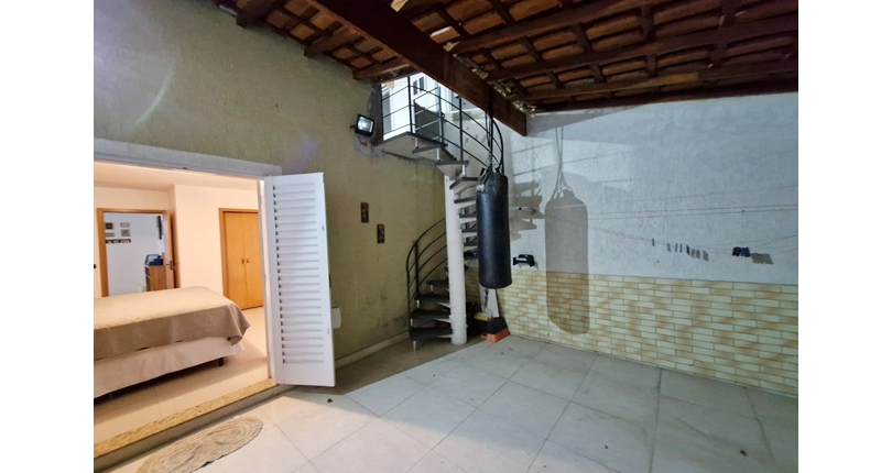 Ótimo Sobrado à venda no Bairro do Conjunto Residencial Vista Verde na Rua Desembargador Plínio Novaes de Andrade