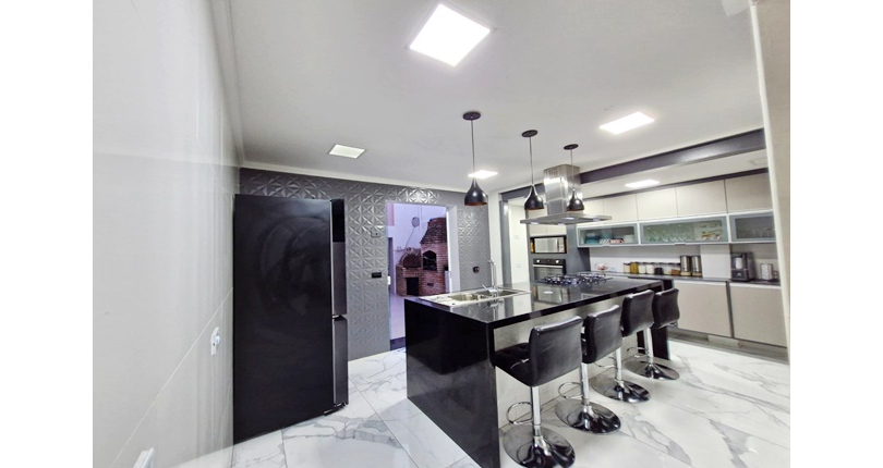 Ótimo Sobrado à venda no Bairro do Conjunto Residencial Vista Verde na Rua Desembargador Plínio Novaes de Andrade