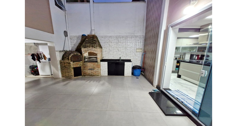 Ótimo Sobrado à venda no Bairro do Conjunto Residencial Vista Verde na Rua Desembargador Plínio Novaes de Andrade