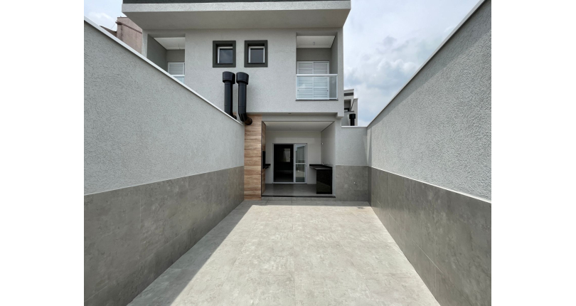  Sobrado novo à venda no Bairro do Parque São Domingos na Rua Amílcar Barbuy 82,