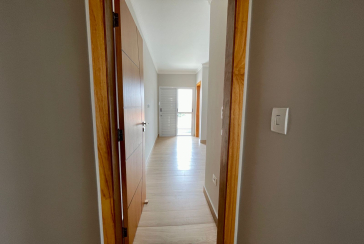 Sobrado novo à venda no Bairro do Parque São Domingos na Rua Amílcar Barbuy 81, 