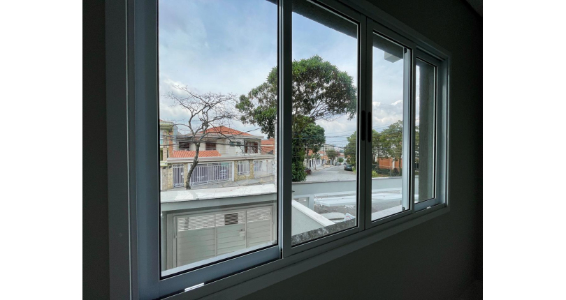 Sobrado novo à venda no Bairro do Parque São Domingos na Rua Amílcar Barbuy 81, 