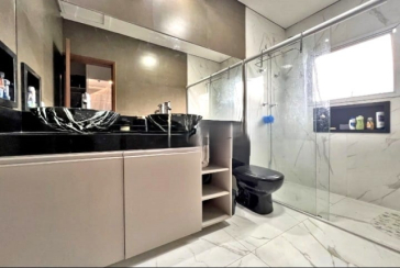 Belo Sobrado à venda em Cajamar no Bairro do Portais (Polvilho) na Rua das Zineas,