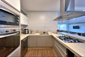 Belo Sobrado à venda em Cajamar no Bairro do Portais (Polvilho) na Rua das Zineas,