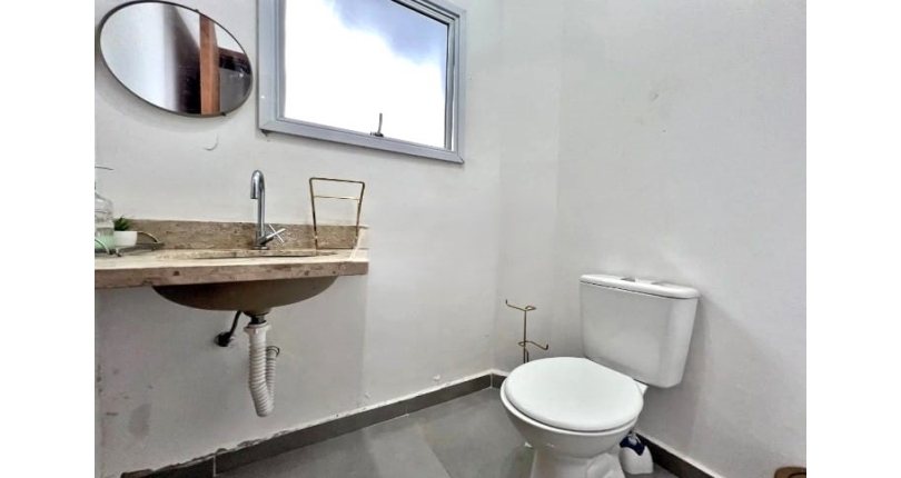 Belo Sobrado à venda em Cajamar no Bairro do Portais (Polvilho) na Rua das Zineas,