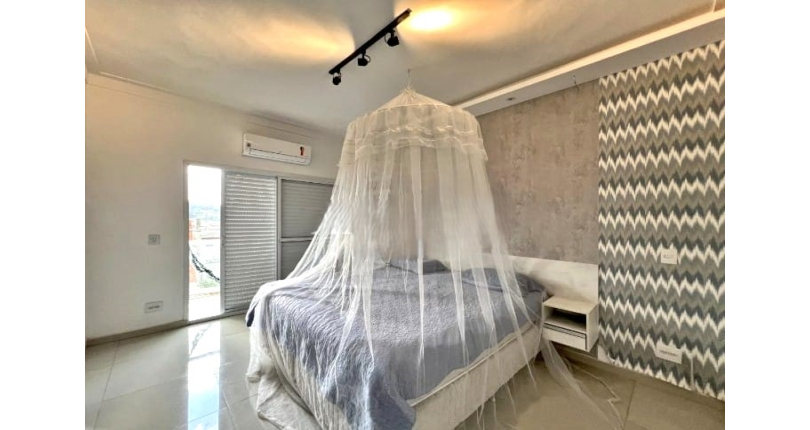 Belo Sobrado à venda em Cajamar no Bairro do Portais (Polvilho) na Rua das Zineas,